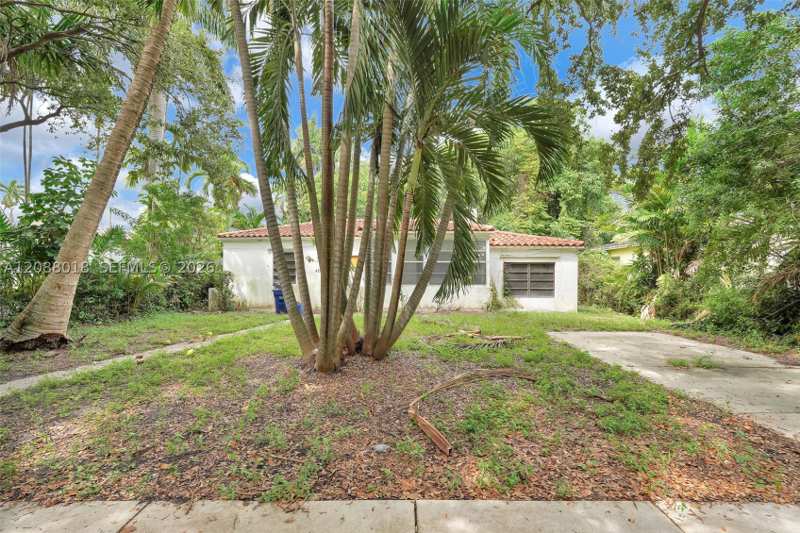 2 bedroom SingleFamilyResidence at 424 Minola Dr, Rev Pl Sec 2 Cc Estates, Miami Springs — photo 1