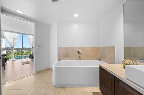 150 Sunny Isles Blvd 1-1004, Sunny Isles Beach FL - photo 19 of 54