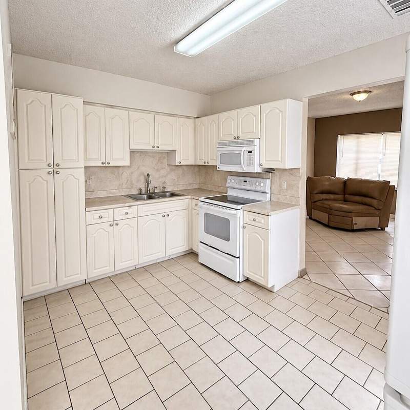 3 bedroom SingleFamilyResidence at 915 Rutland Street, Opa Locka Pl No 3, Opa Locka — photo 4