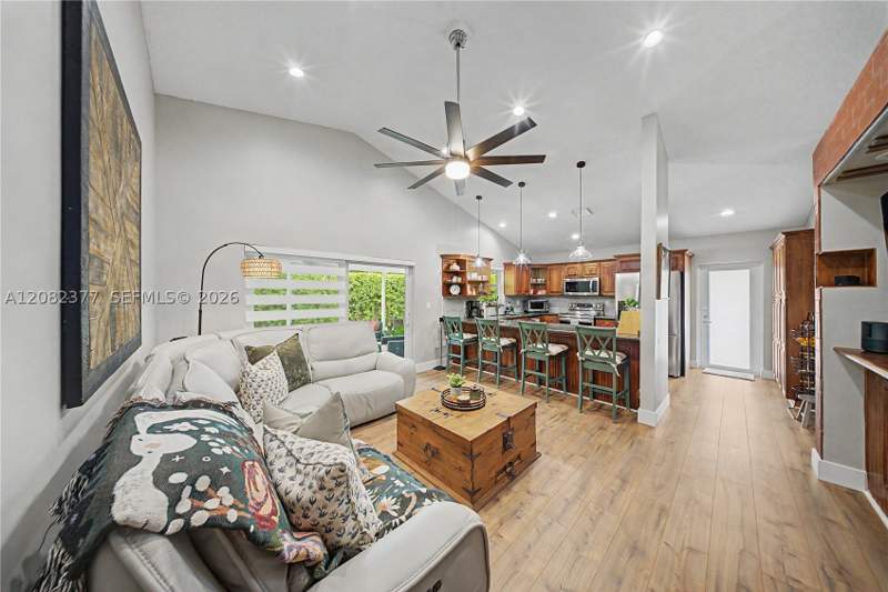 3 bedroom SingleFamilyResidence at 14220 SW 92nd St, Shoma Homes At Kendall, Miami — photo 2