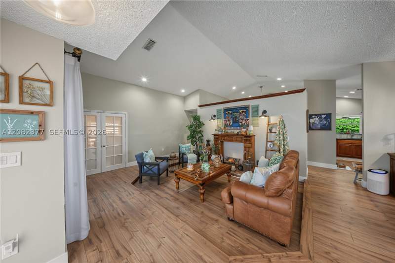 3 bedroom SingleFamilyResidence at 14220 SW 92nd St, Shoma Homes At Kendall, Miami — photo 3