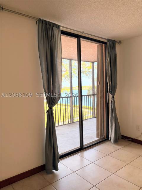 20860 San Simeon Way 303-6, Miami FL - photo 7 of 11