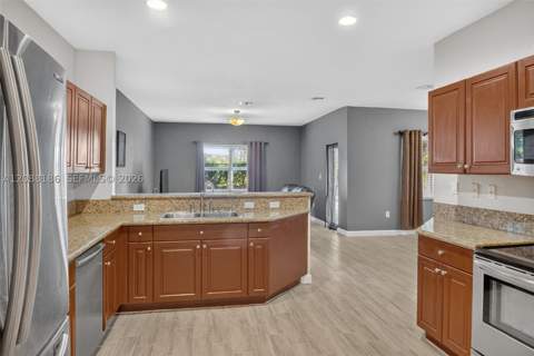 159 NE 36th Ter, Homestead FL - photo 10 of 60