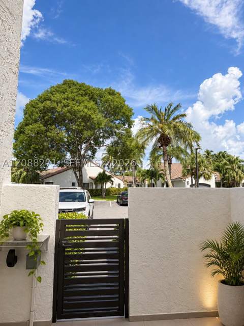 21204 Harbor Way 123-12, Aventura FL - photo 6 of 32