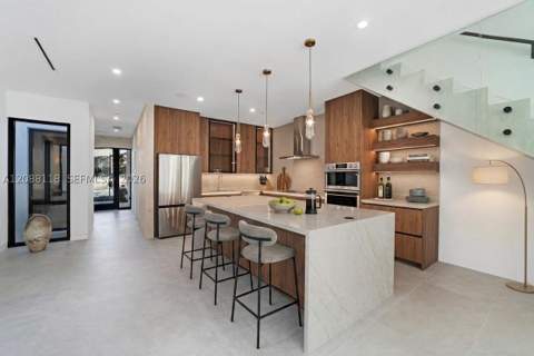 2610 SW 17 St., Miami FL - photo 10 of 43