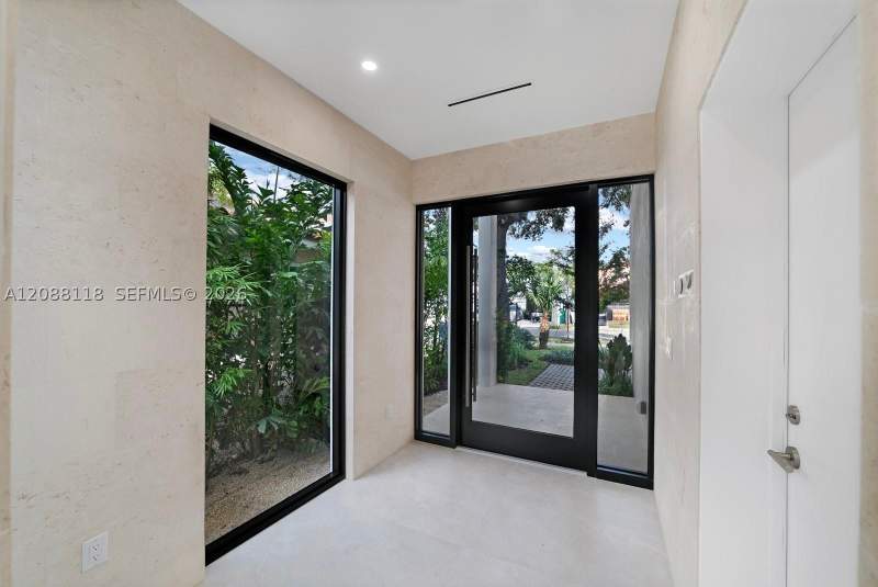 4 bedroom Townhouse at 2610 SW 17 St., Grapeland, Miami — photo 4