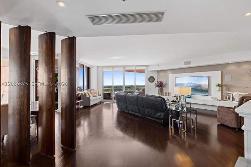 3 bedroom Condominium at 60 Edgewater Dr 9D, The Gables Condo, Coral Gables — photo 4