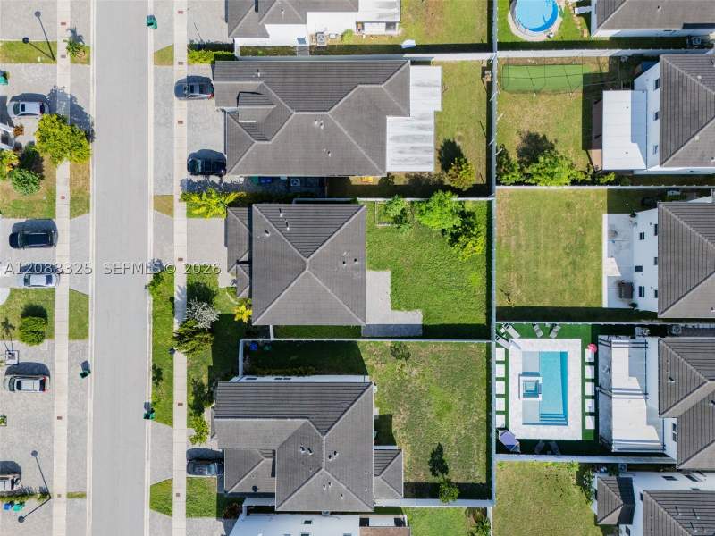 5 bedroom SingleFamilyResidence at 12740 SW 214th Ter, Siena North, Miami — photo 3