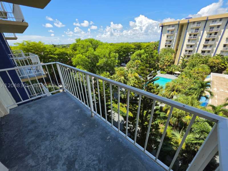 1 bedroom Condominium at 4550 NW 9th St 605E, Yolanda Villas Condo, Miami — photo 1