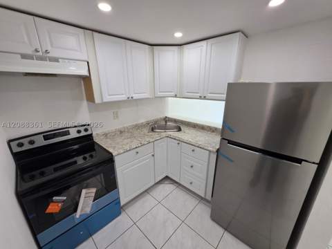 4550 NW 9th St 605E, Miami FL - photo 15 of 34