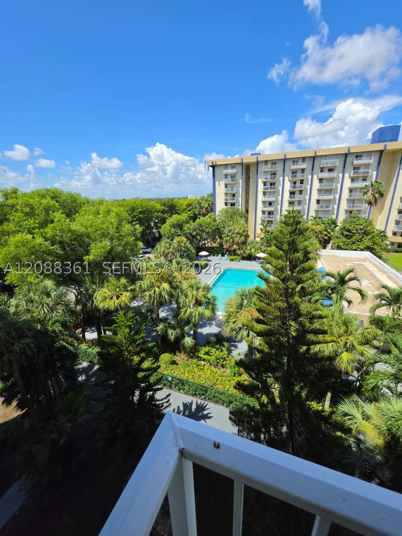 1 bedroom Condominium at 4550 NW 9th St 605E, Yolanda Villas Condo, Miami — photo 2