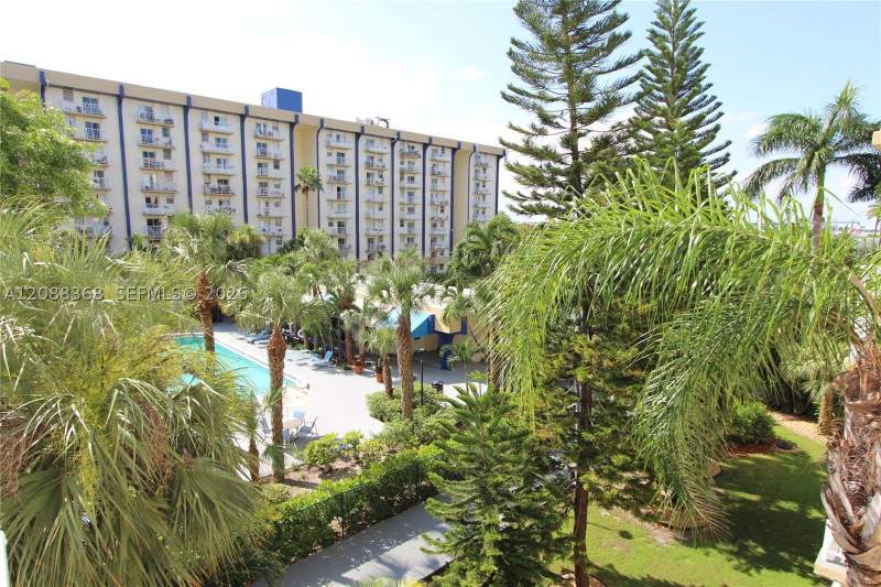 1 bedroom Condominium at 4550 NW 9th St 606E, Yolanda Villas Condo, Miami — photo 4