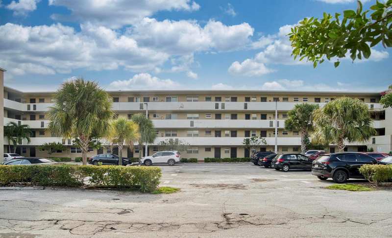 1 bedroom Condominium at 1690 NE 191st Street 405-1, Jade Winds Group Bamboo GA, North Miami Beach — photo 1