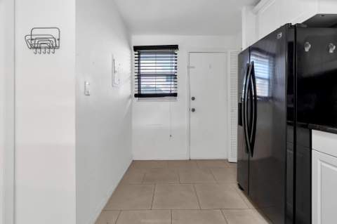 1690 NE 191st Street 405-1, North Miami Beach FL - photo 10 of 36