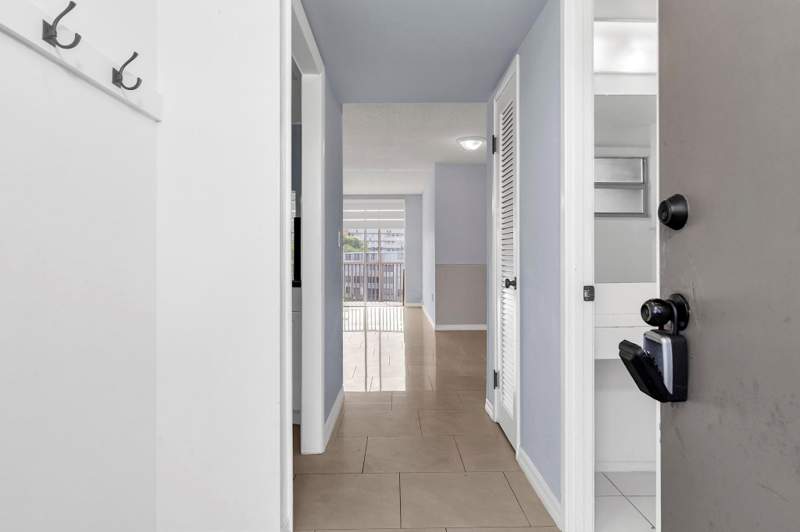 1 bedroom Condominium at 1690 NE 191st Street 405-1, Jade Winds Group Bamboo GA, North Miami Beach — photo 4