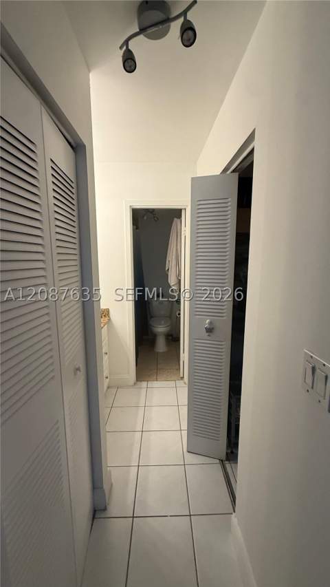 2935 NE 163rd St 2Q, North Miami Beach FL - photo 20 of 23