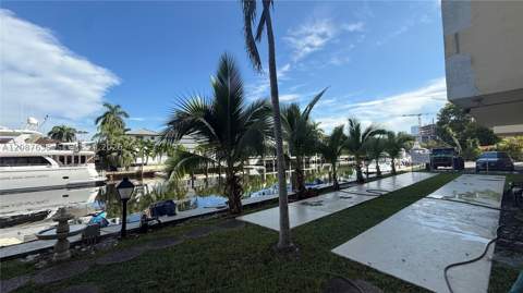 2935 NE 163rd St 2Q, North Miami Beach FL - photo 6 of 23