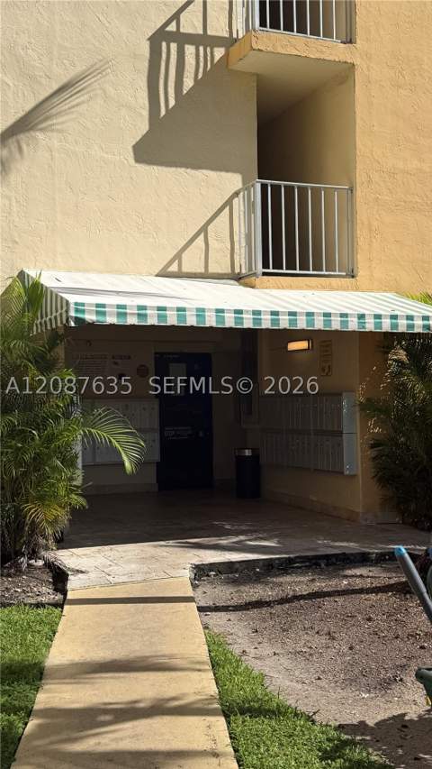 2935 NE 163rd St 2Q, North Miami Beach FL - photo 9 of 23