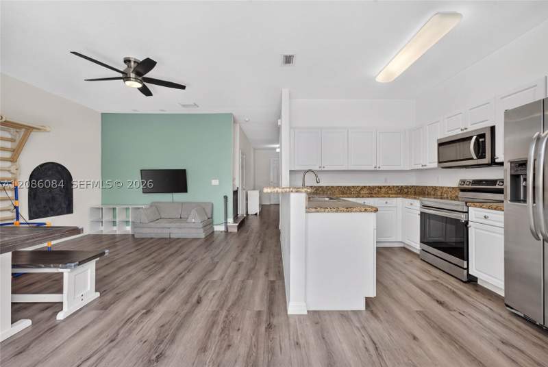 3 bedroom Townhouse at 12956 SW 134th Ter, Courts At Tuscany West, Miami — photo 2