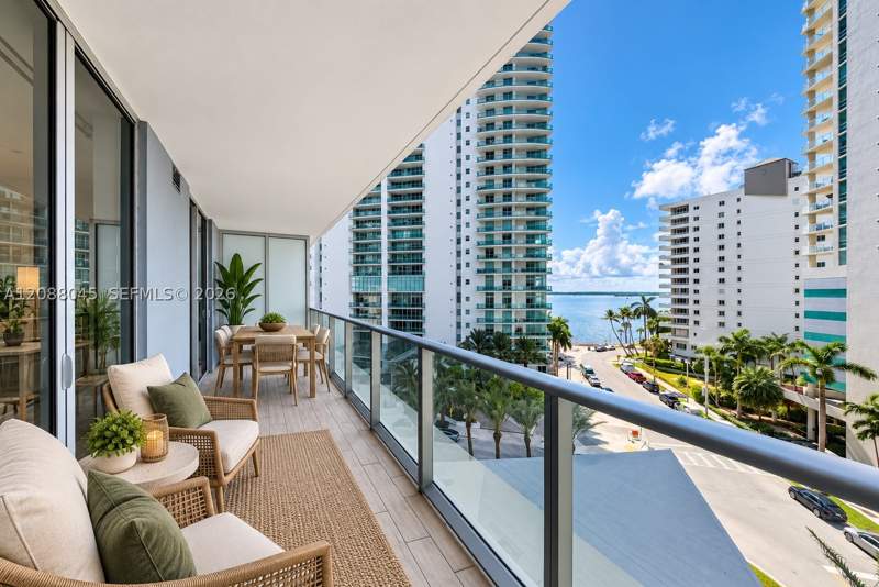 1 bedroom Condominium at 1300 Brickell Bay Dr 704, Brickellhouse Condo, Miami — photo 2