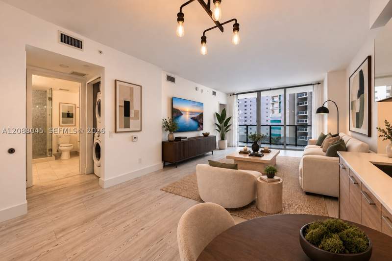 1 bedroom Condominium at 1300 Brickell Bay Dr 704, Brickellhouse Condo, Miami — photo 3