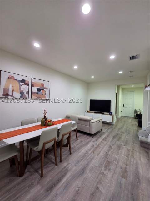 11079 W 32nd Ln, Hialeah FL - photo 6 of 19