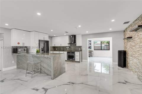 18731 SW 87th Ave, Cutler Bay FL - photo 8 of 39