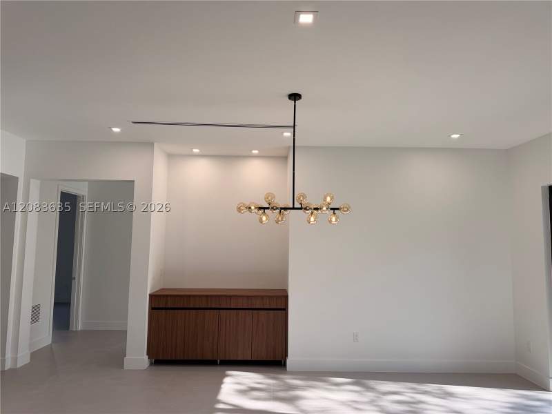 5 bedroom SingleFamilyResidence at 6790 SW 55th St, Estonia Sub, Miami — photo 4