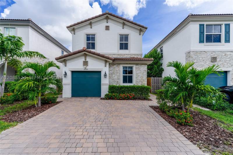 4 bedroom SingleFamilyResidence at 2265 NW 131st Cir, Westview North, Miami — photo 2