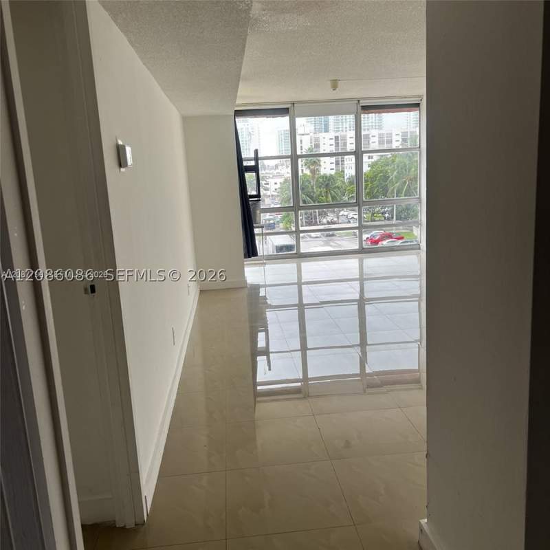 1 bedroom Condominium at 200 172nd St 504, Avila South Condo, Sunny Isles Beach — photo 4