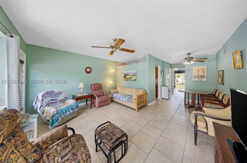 1 bedroom StockCooperative at 15610 NE 6th Ave 7D, Golden Towers No 2 Inc -, Miami — photo 4