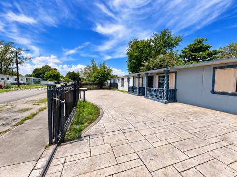 1869 NW 83rd Ter, Miami FL - photo 12 of 12
