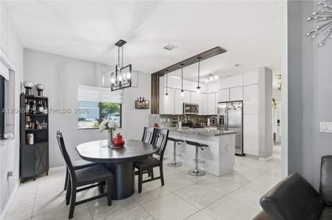 16335 SW 44th Ter, Miami FL - photo 7 of 24