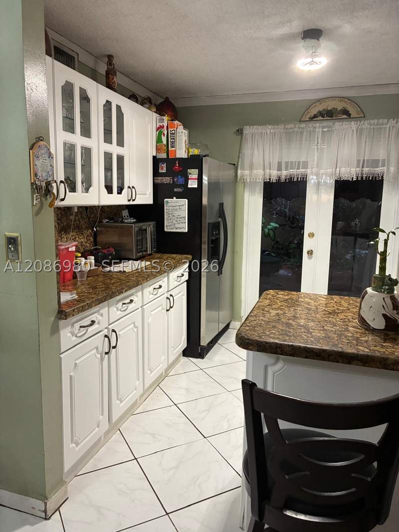 3 bedroom Townhouse at 2403 W 76th St 102, West Palm Villas III Cond, Hialeah — photo 4