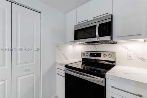 2000 N Bayshore Dr 619, Miami FL - photo 10 of 23
