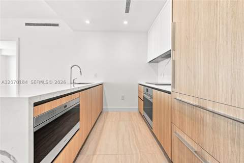 2411 Laguna Cir 1402, Miami FL - photo 13 of 52