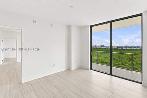 2411 Laguna Cir 1402, Miami FL - photo 23 of 52