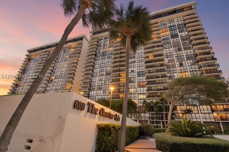 1 bedroom Condominium at 600 NE 36th St 508, Charter Club Condo, Miami — photo 2