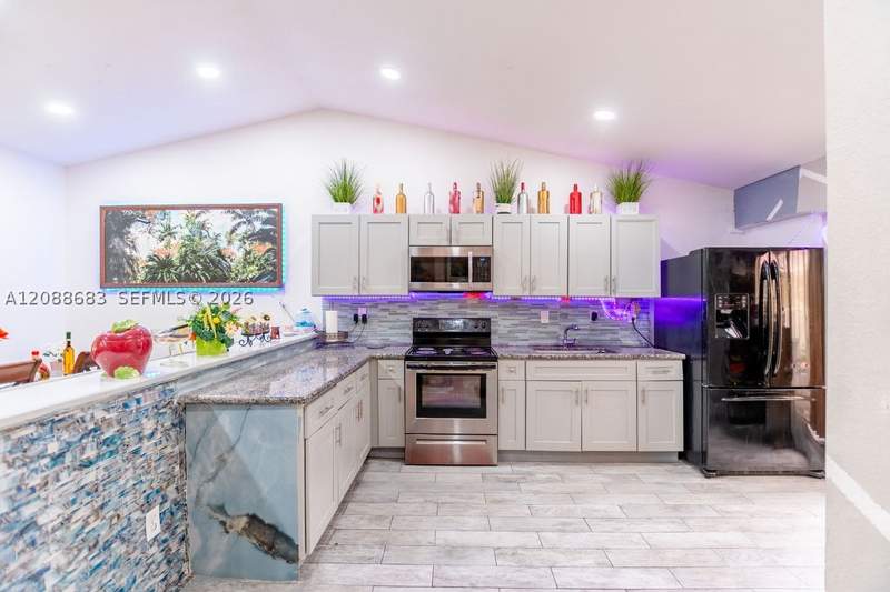 3 bedroom Townhouse at 1111 San Remo Cir, San Remo, Homestead — photo 4