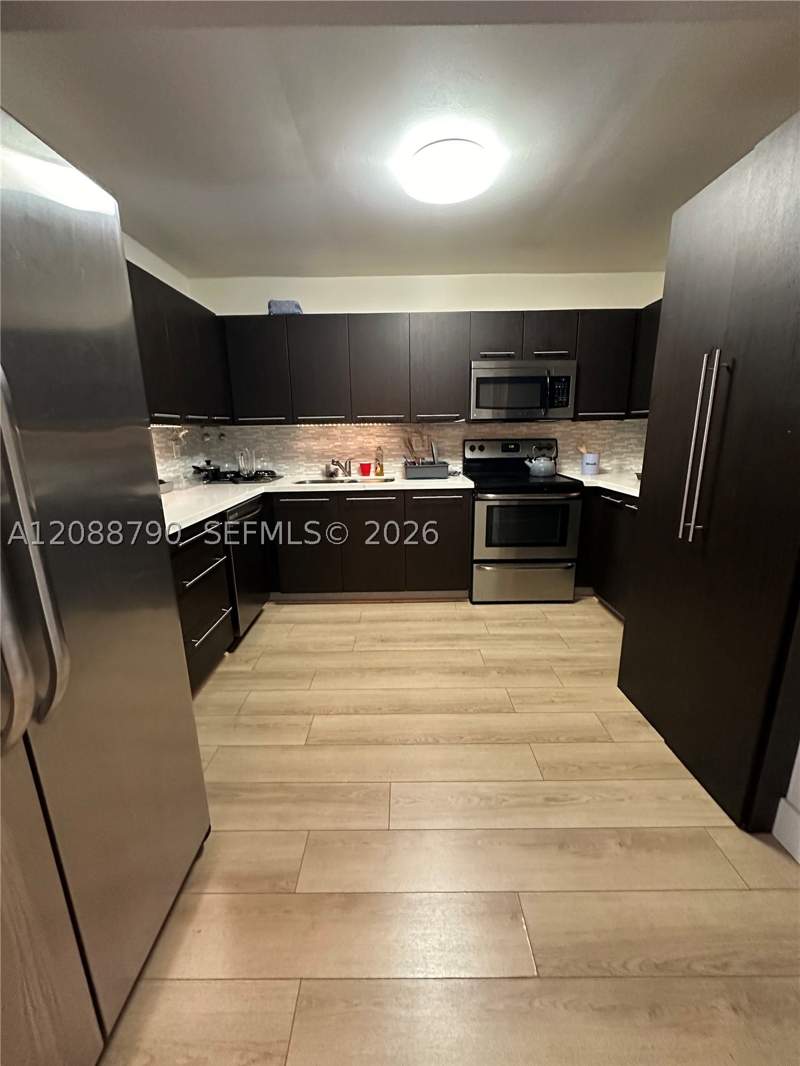 2 bedroom Condominium at 55 Ocean Lane Dr 2028, Ocean Village Condo, Key Biscayne — photo 3