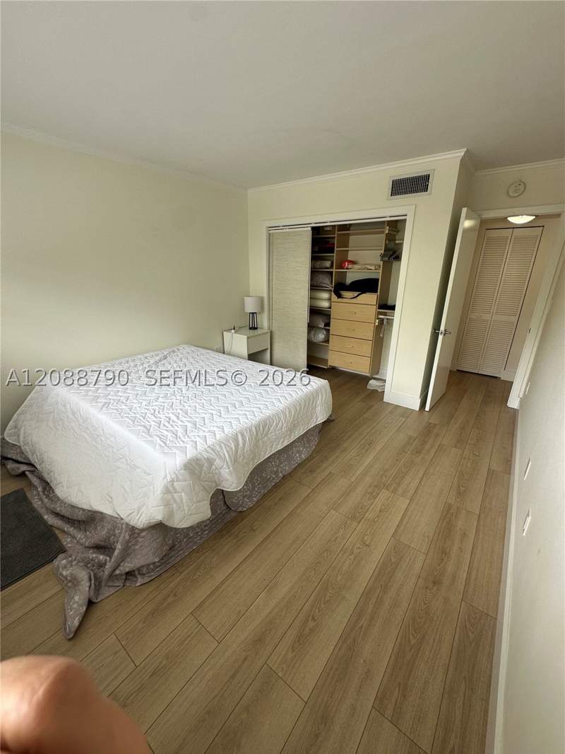 2 bedroom Condominium at 55 Ocean Lane Dr 2028, Ocean Village Condo, Key Biscayne — photo 5