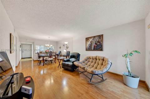 305 W 68th St 419, Hialeah FL - photo 17 of 47