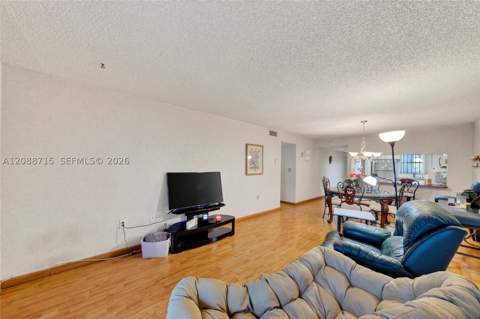 305 W 68th St 419, Hialeah FL - photo 18 of 47