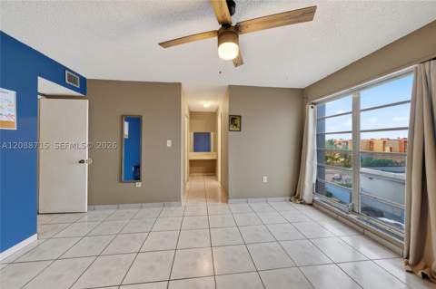 305 W 68th St 419, Hialeah FL - photo 24 of 47