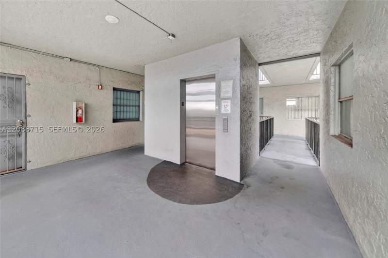 3 bedroom Condominium at 305 W 68th St 419, Gratigny Park Condo No 1, Hialeah — photo 4