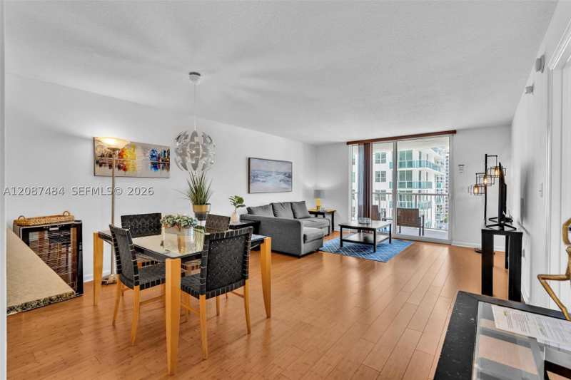 1 bedroom Condominium at 1200 Brickell Bay Dr 2119, The Club At Brickell Bay, Miami — photo 1