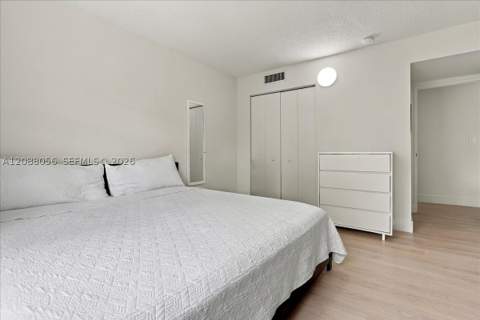 4310 NW 79th Ave 2B, Doral FL - photo 13 of 17