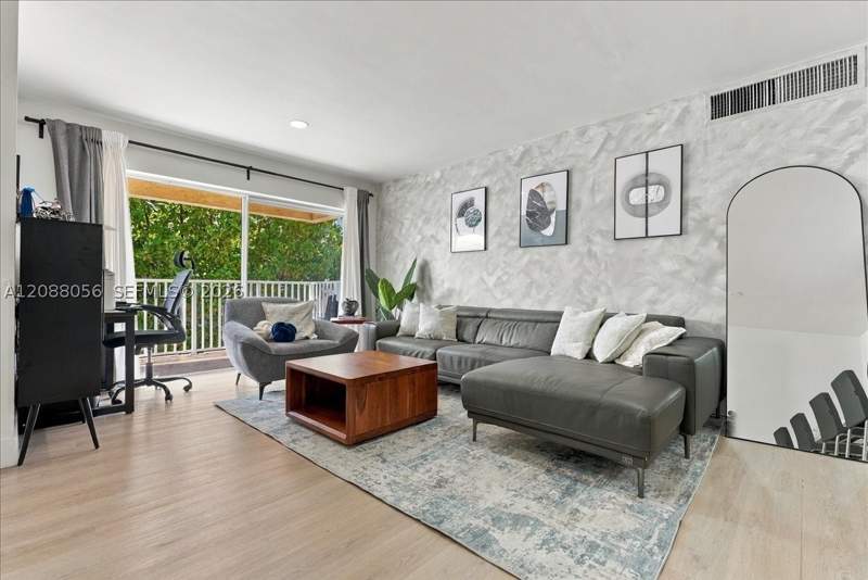 2 bedroom Condominium at 4310 NW 79th Ave 2B, Doral Gardens Condo, Doral — photo 3