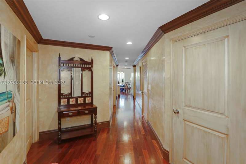 3 bedroom Condominium at 10 Aragon Ave 1216, Ten Aragon Condo, Coral Gables — photo 1