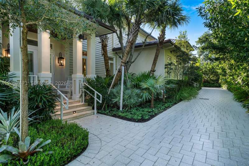 5 bedroom SingleFamilyResidence at 7220 SW 125th St, Chapman Field Heights, Pinecrest — photo 5